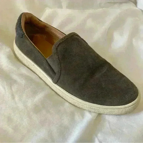 UGG Slip On Sneakers Casual Suede Charcoal Gray pre-owned sz 7.5 great c… - Picture 3 of 11